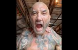 Dave Bautista ukazuje, ako trénuje na postavu Krata